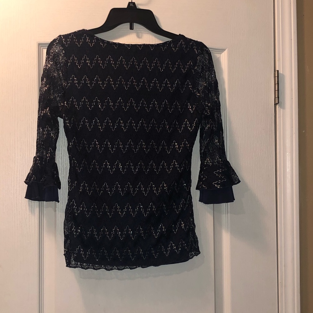 blouse - Picture 2 of 3